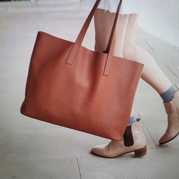 Everlane Soft Day Tote Handbag in Cognac - Picture 6 of 7